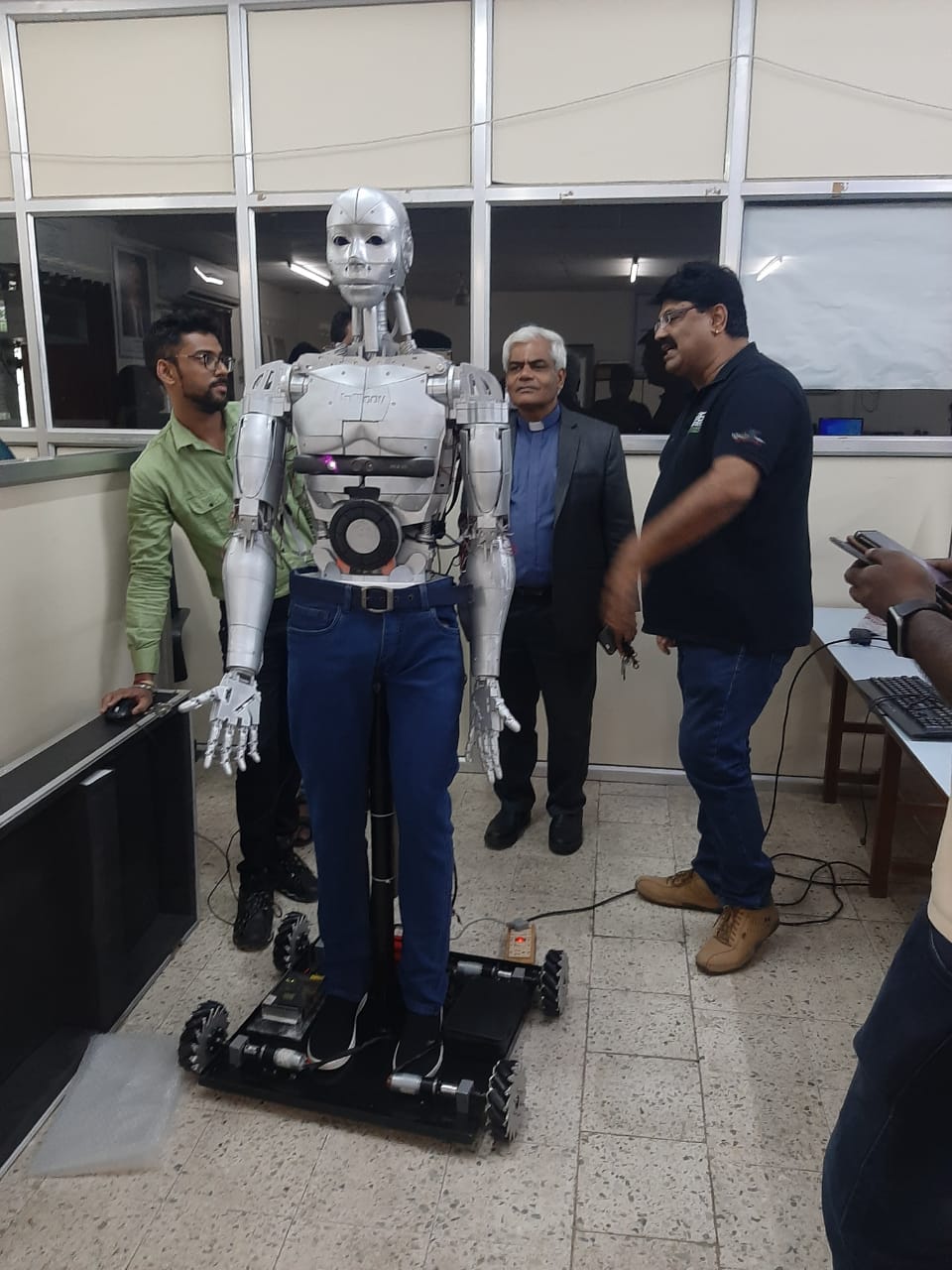 Humanoid robot